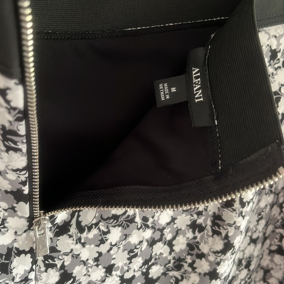 ๐HP 12/16๐Alfani pencil skirt w/visible elastic waist and back silver zipper - Picture 4 of 5